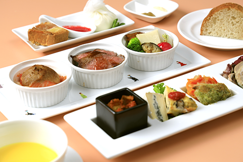 ろくもん 長野県の自然と美食を堪能する列車の旅