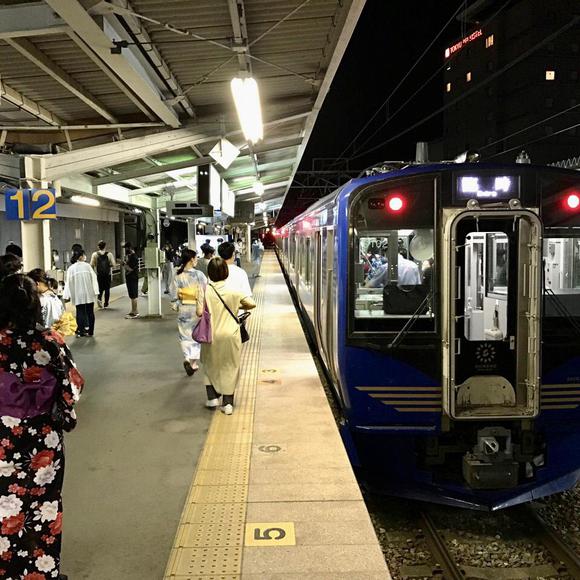 花火も列車も3年ぶり